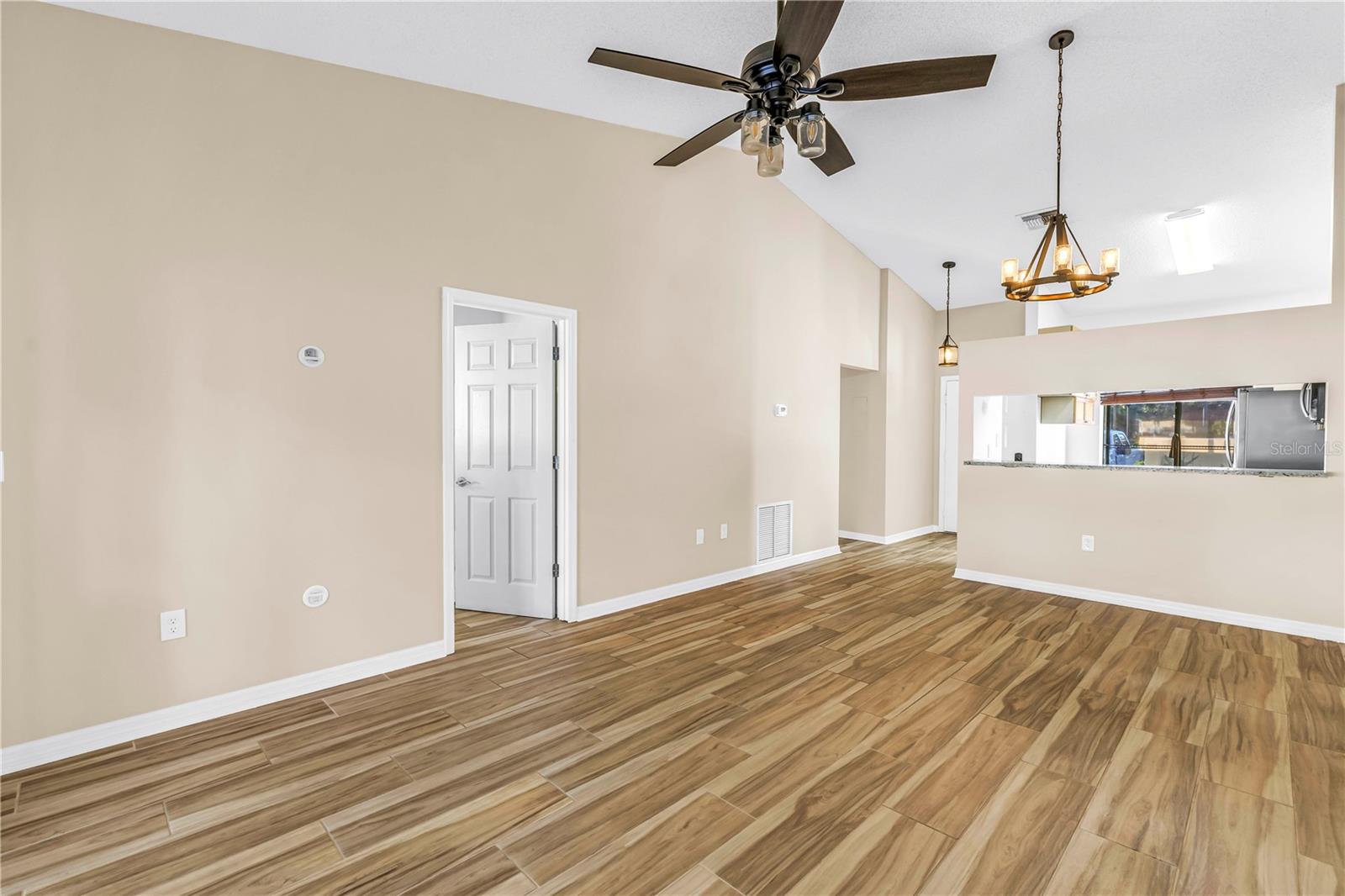 Image 8 of 29 For 8415 Gardens Circle