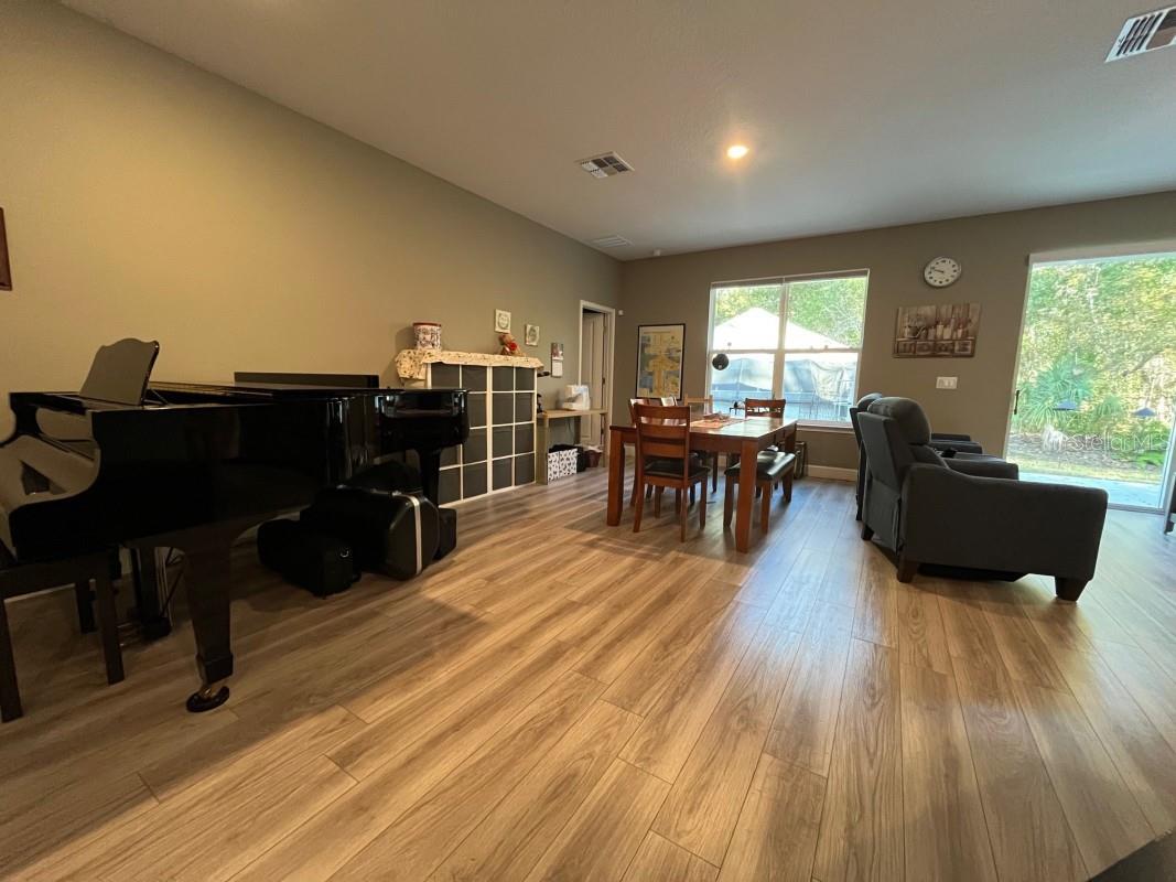 Image 5 of 9 For 120 26th Street