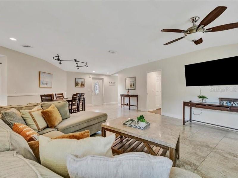 Image 18 of 48 For 2529 Croton Avenue