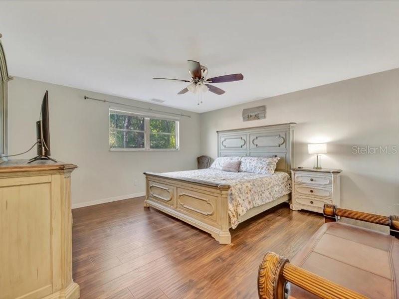 Image 24 of 48 For 2529 Croton Avenue