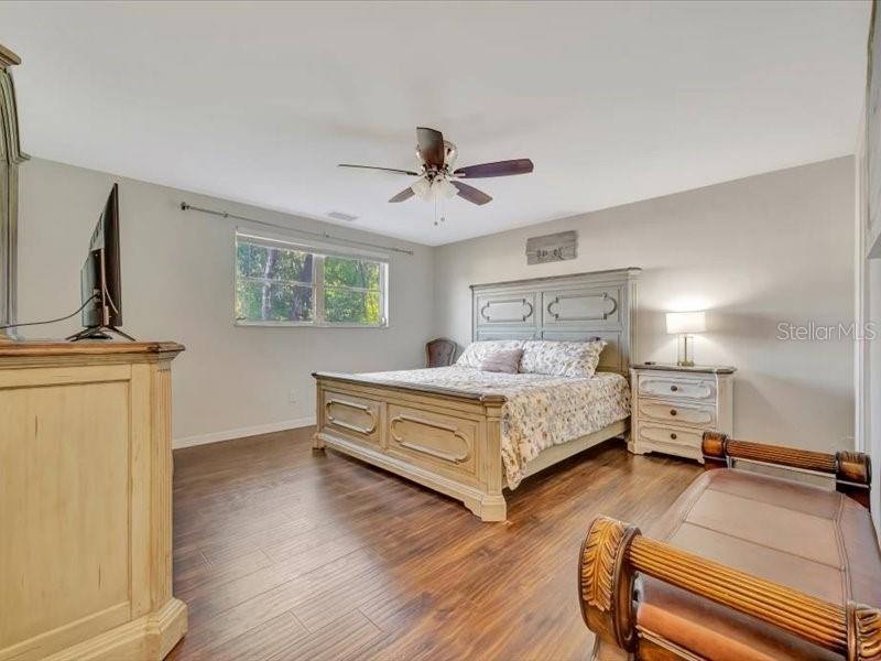 Image 25 of 48 For 2529 Croton Avenue