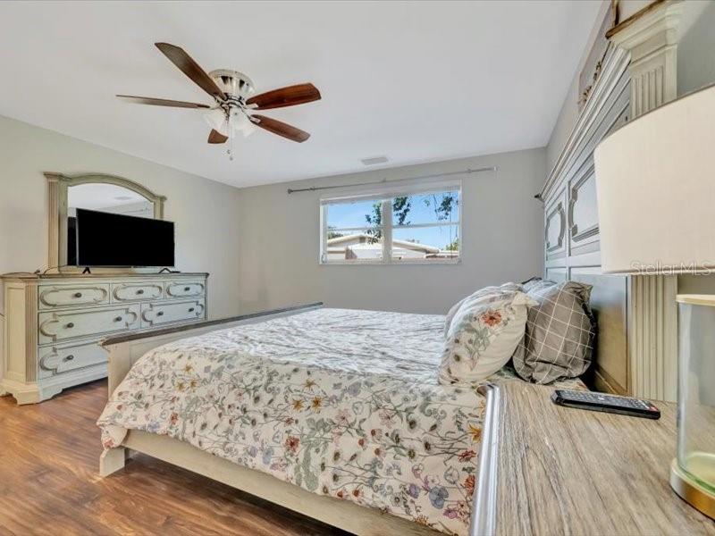 Image 26 of 48 For 2529 Croton Avenue