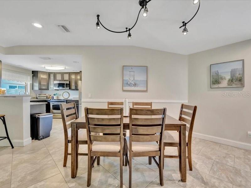 Image 6 of 48 For 2529 Croton Avenue