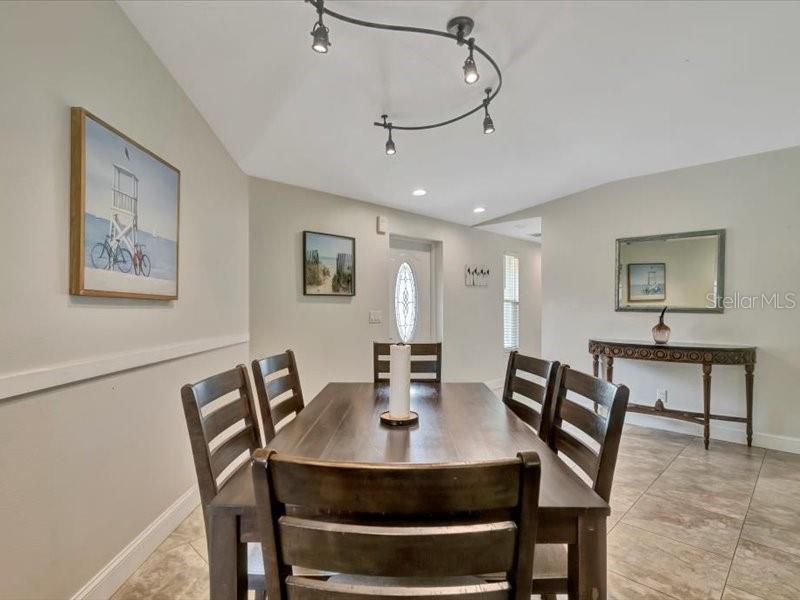 Image 9 of 48 For 2529 Croton Avenue