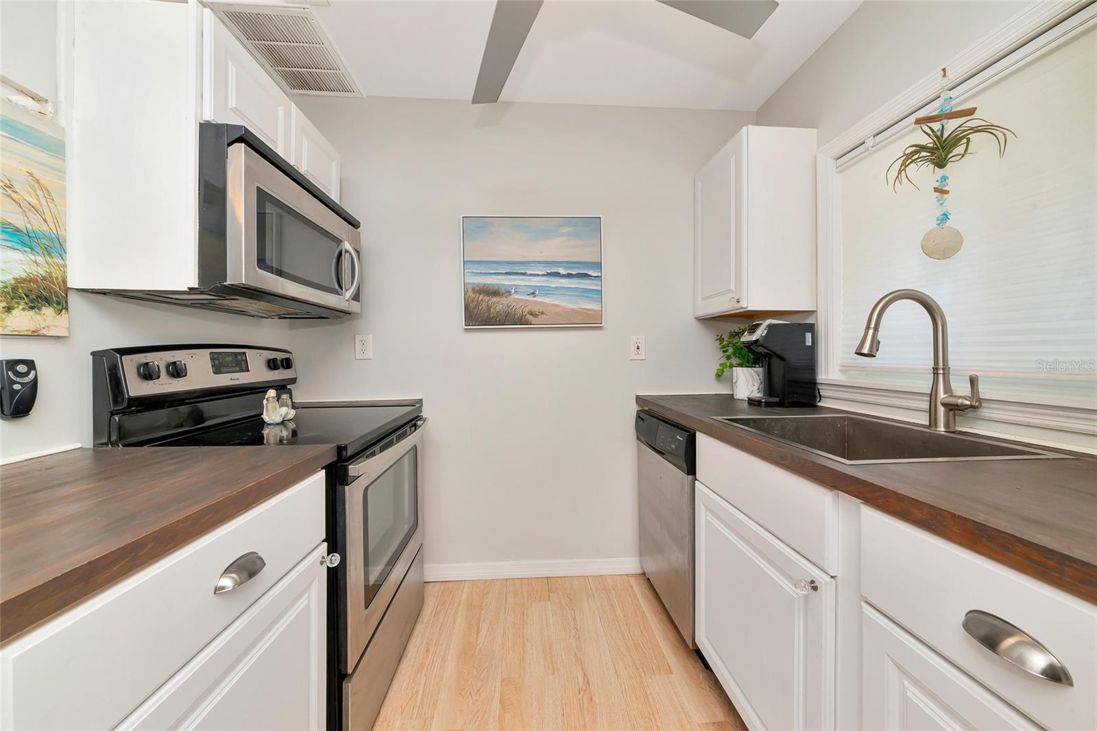 Image 16 of 48 For 3755 School Avenue 44