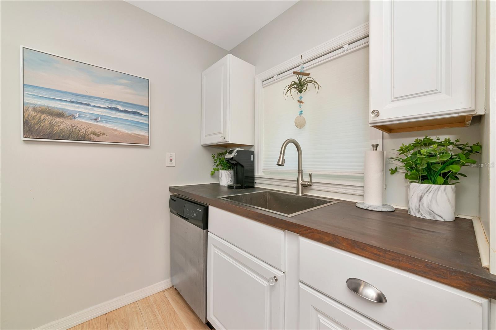 Image 17 of 48 For 3755 School Avenue 44