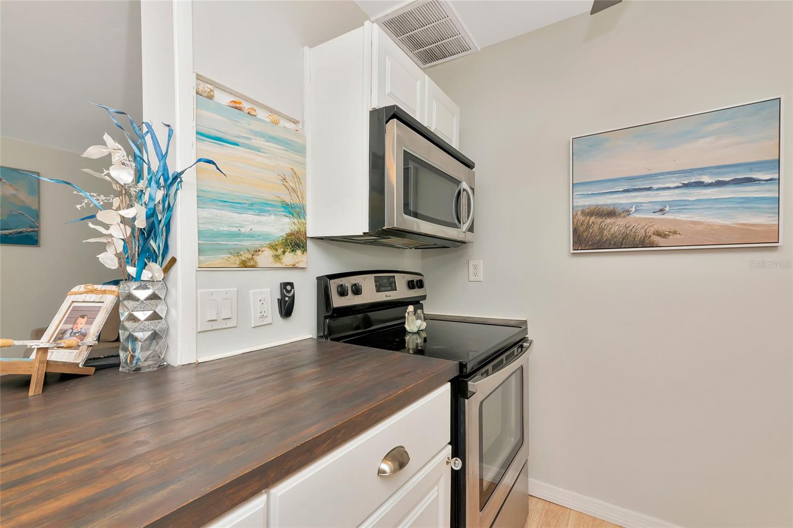 Image 18 of 48 For 3755 School Avenue 44