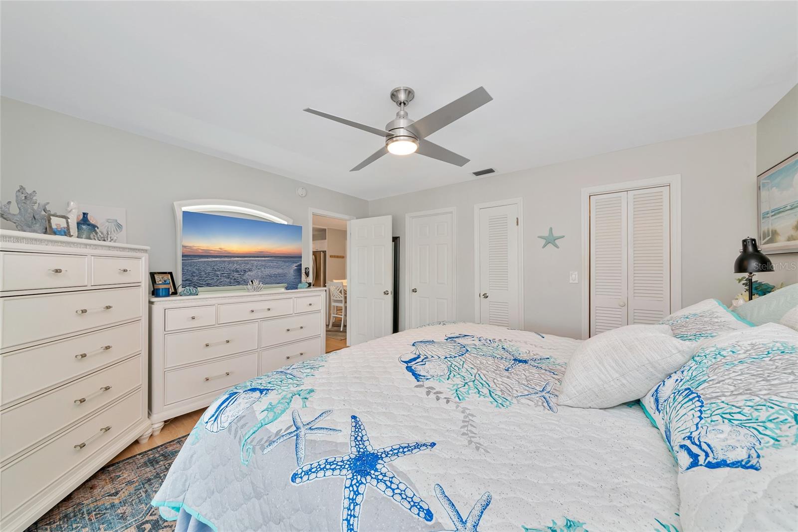 Image 24 of 48 For 3755 School Avenue 44