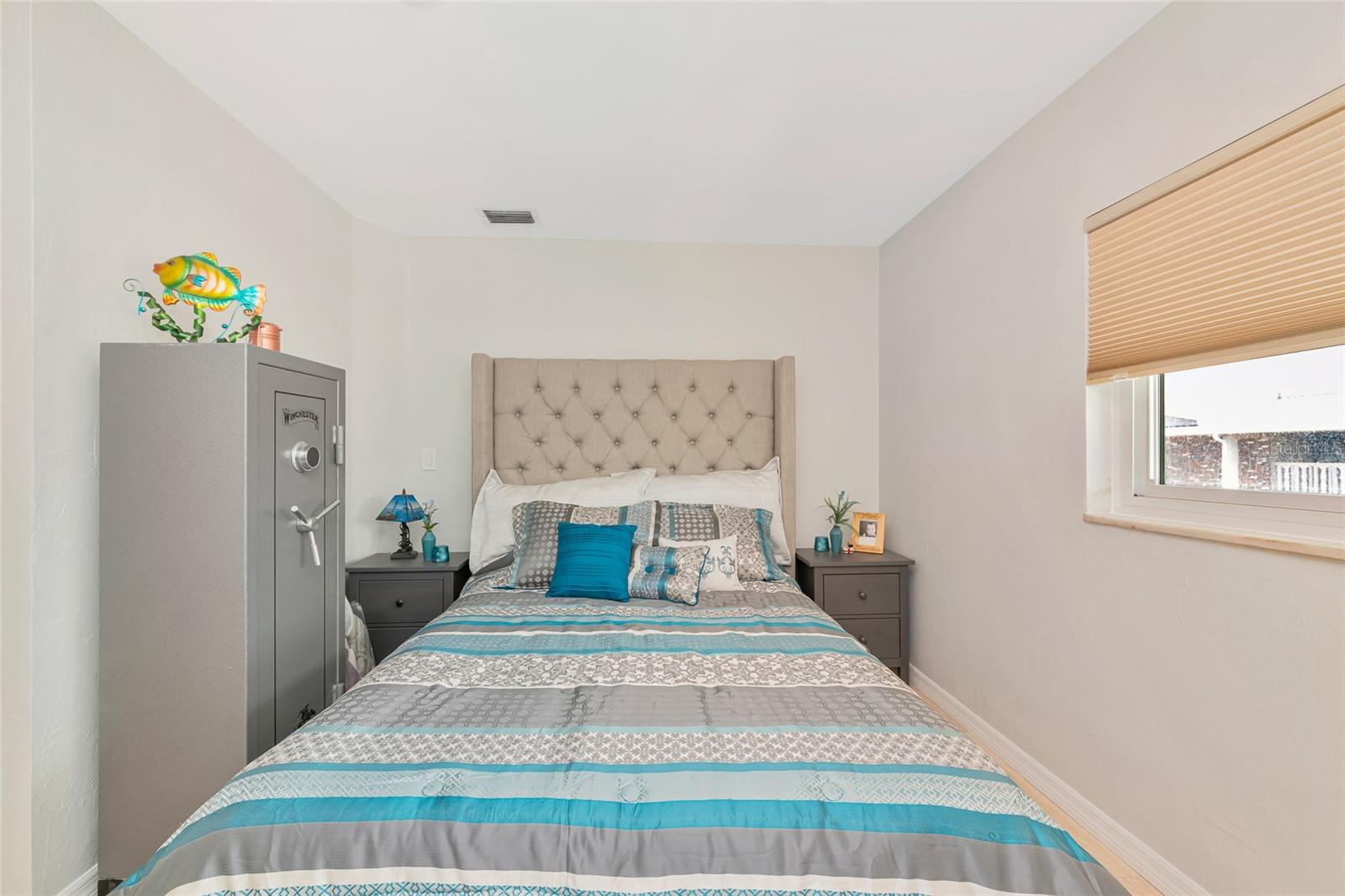 Image 31 of 48 For 3755 School Avenue 44