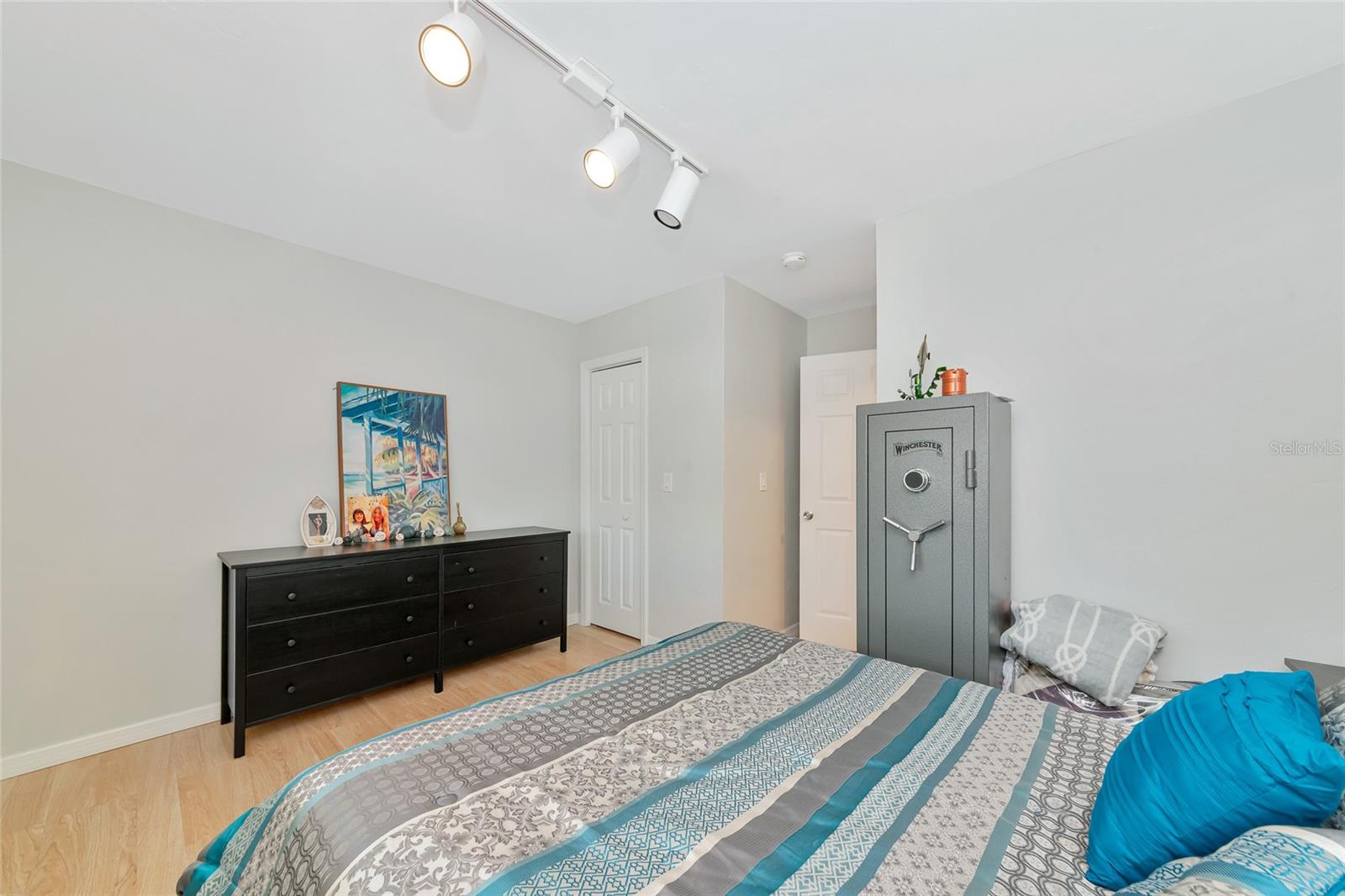 Image 33 of 48 For 3755 School Avenue 44