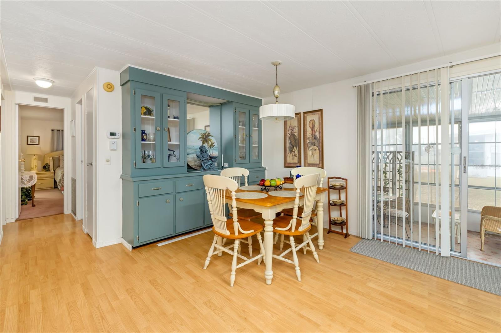 Image 11 of 55 For 5619 Bayshore Road 423