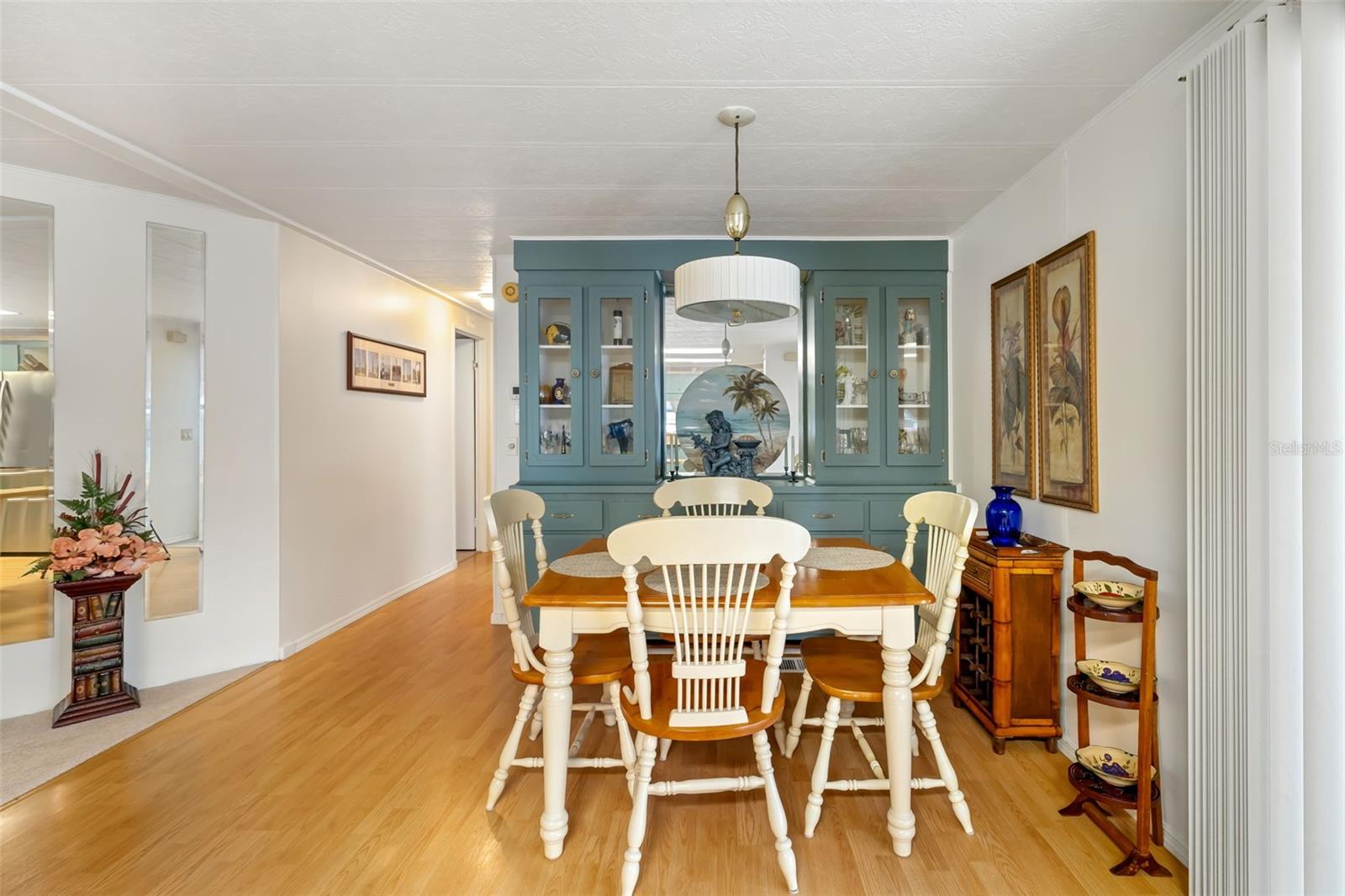 Image 17 of 55 For 5619 Bayshore Road 423