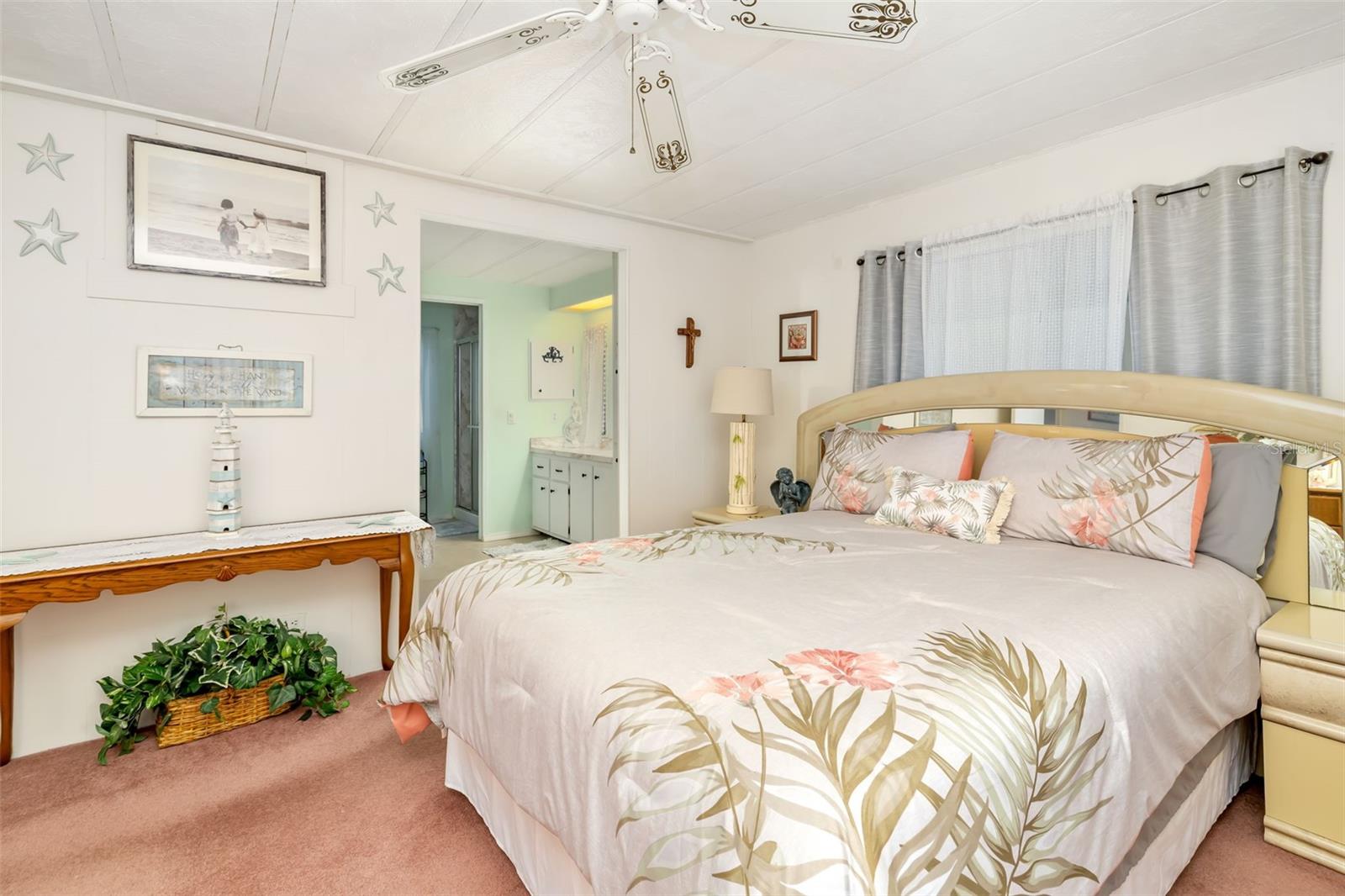 Image 23 of 55 For 5619 Bayshore Road 423