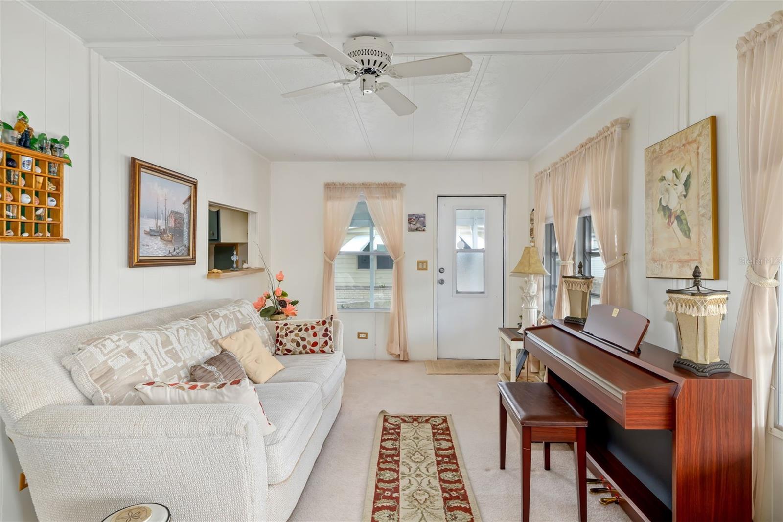 Image 3 of 55 For 5619 Bayshore Road 423