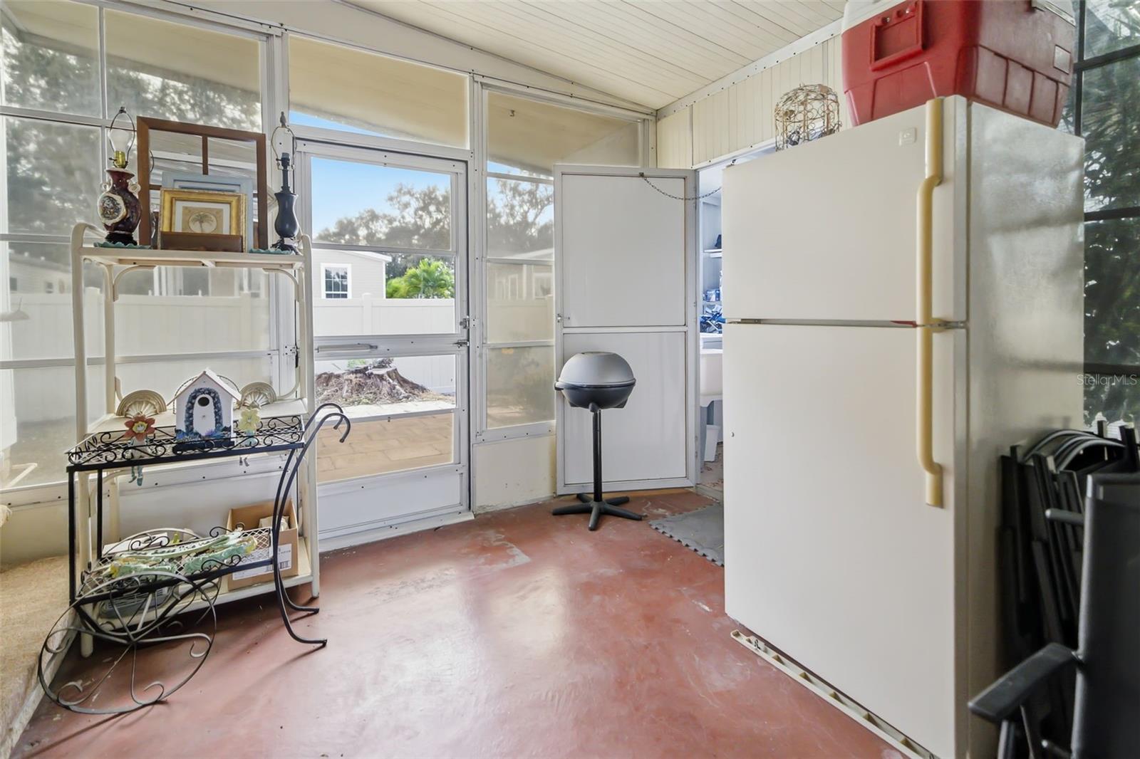 Image 32 of 55 For 5619 Bayshore Road 423