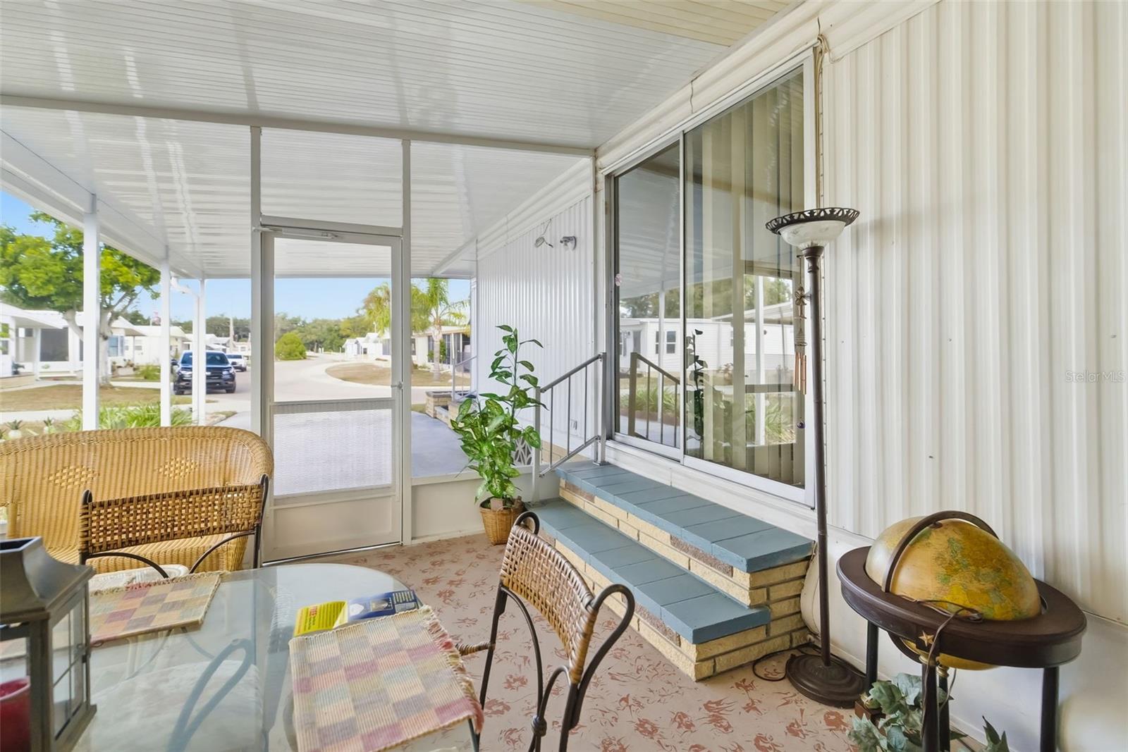 Image 33 of 55 For 5619 Bayshore Road 423