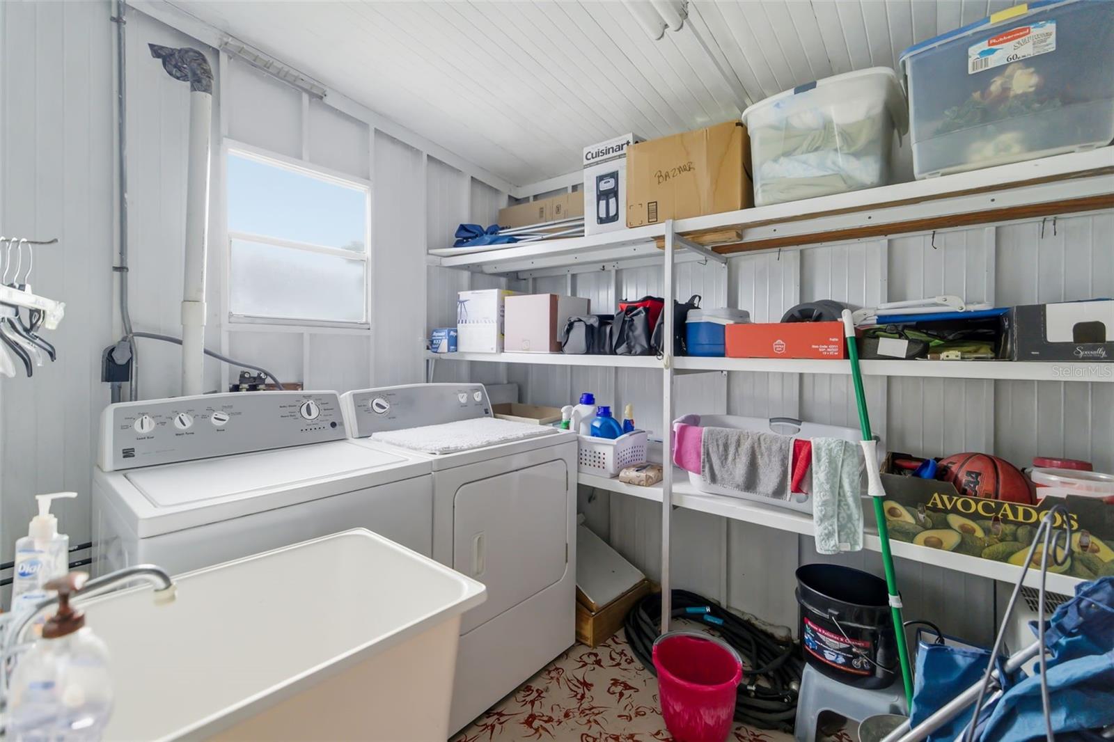 Image 35 of 55 For 5619 Bayshore Road 423