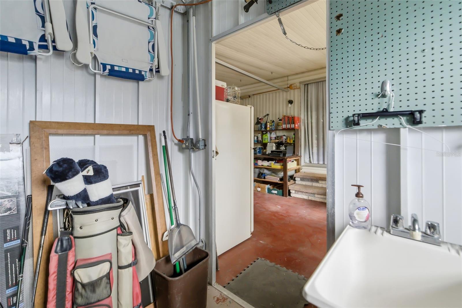 Image 36 of 55 For 5619 Bayshore Road 423