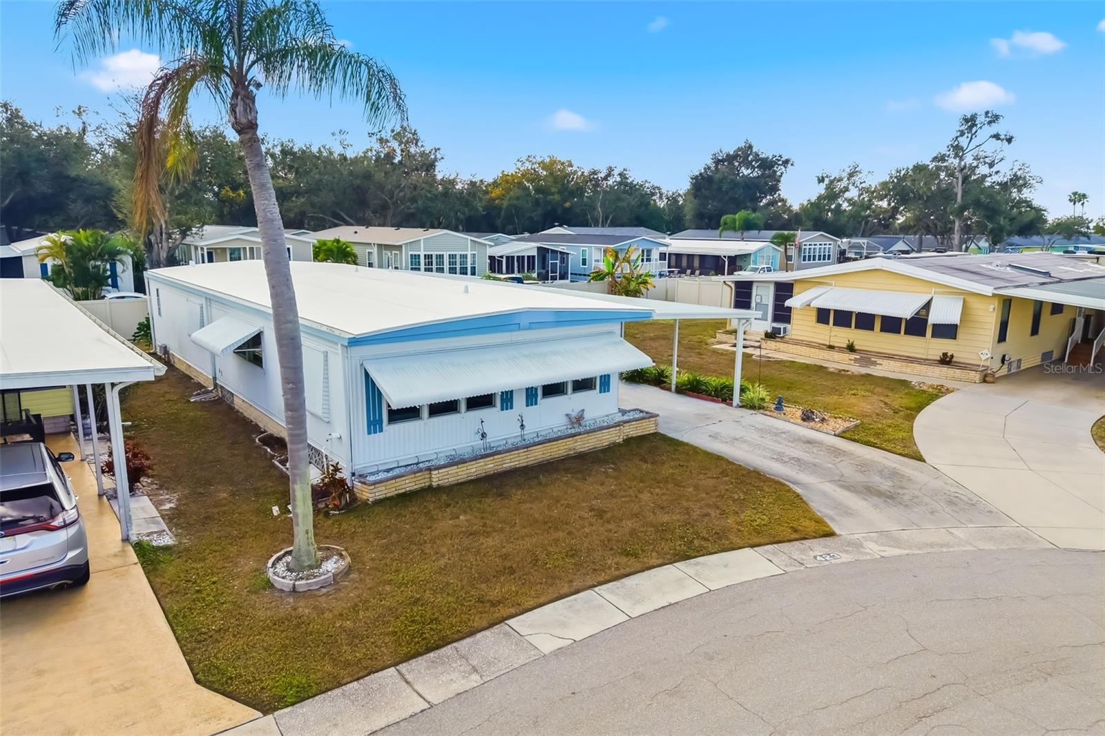 Image 37 of 55 For 5619 Bayshore Road 423