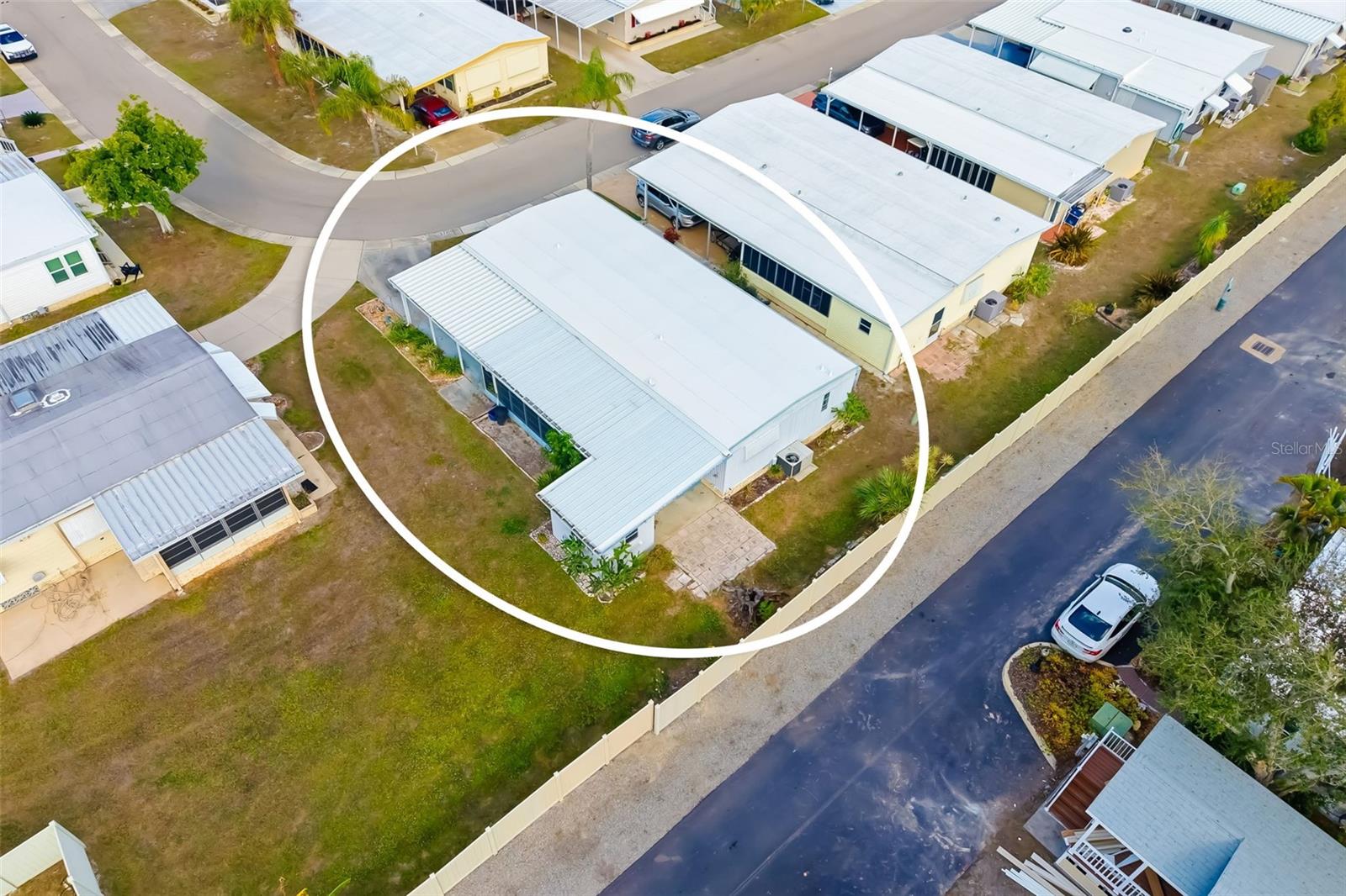 Image 40 of 55 For 5619 Bayshore Road 423