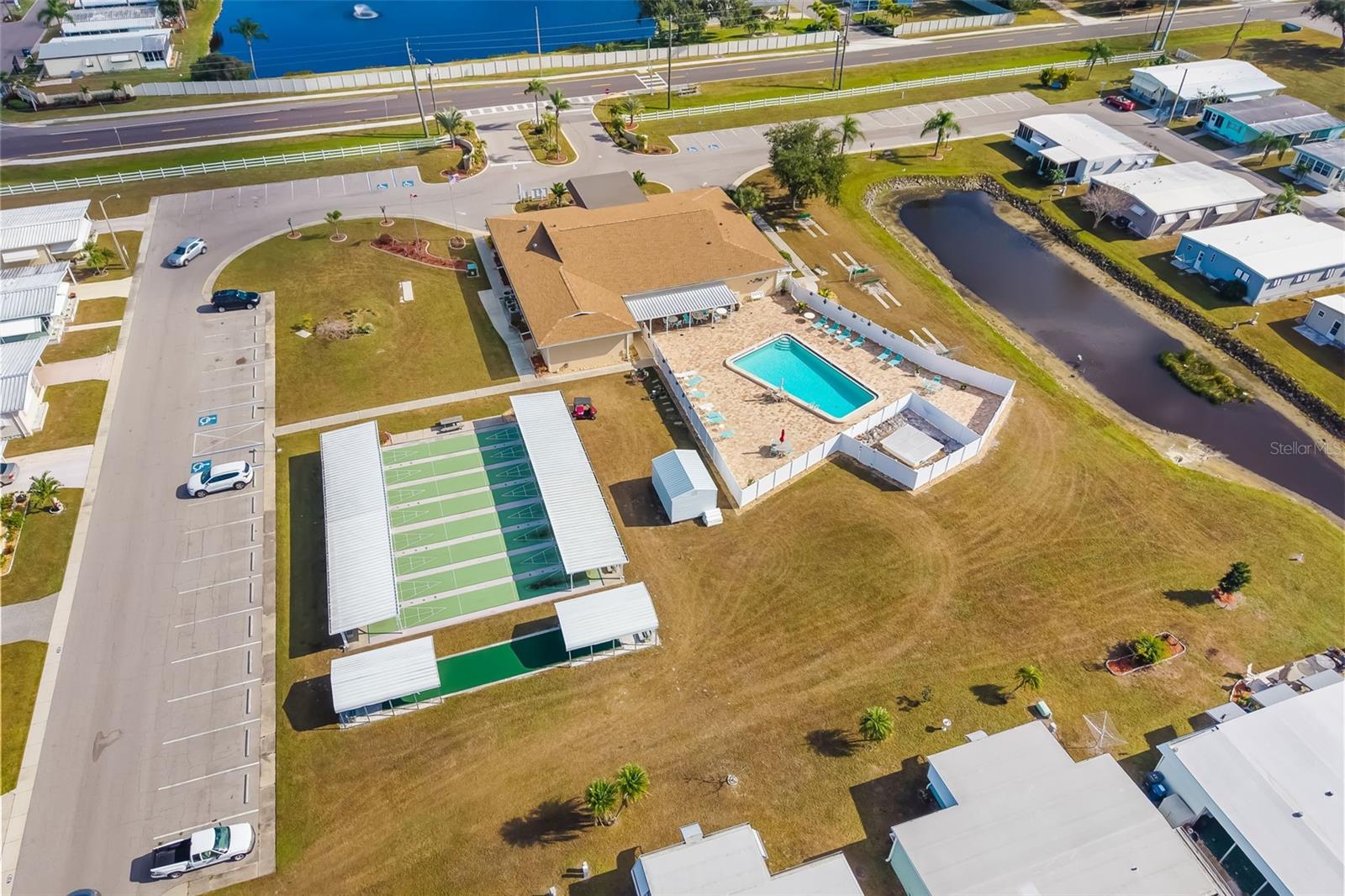 Image 42 of 55 For 5619 Bayshore Road 423