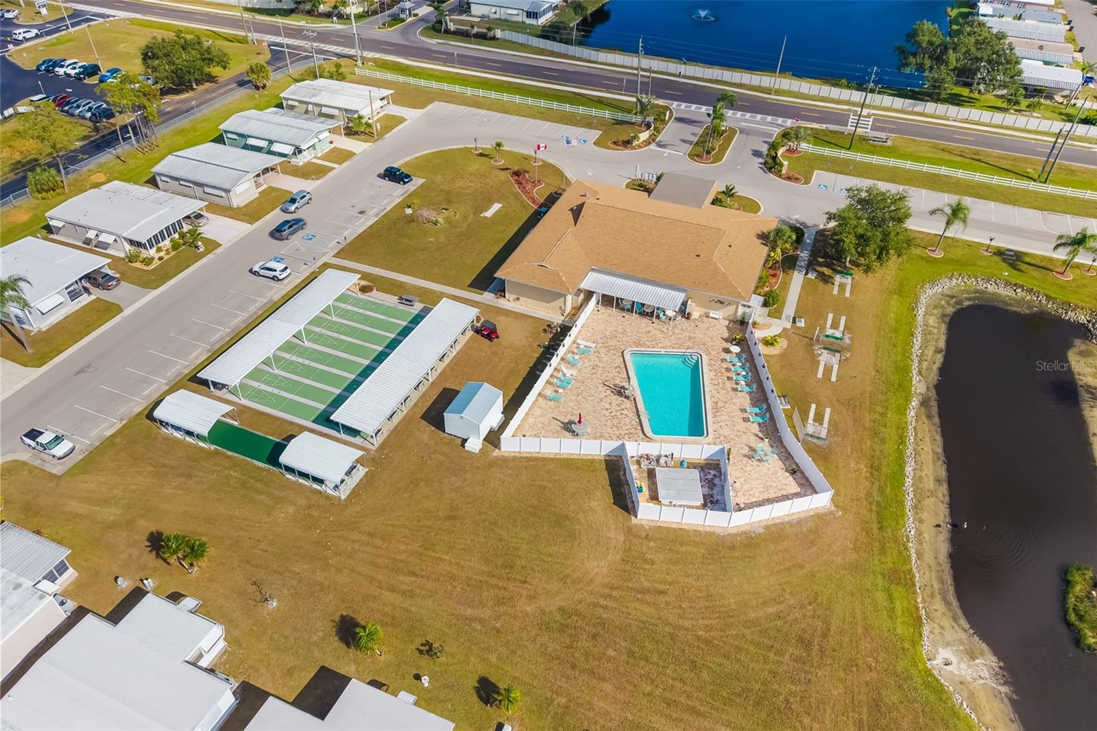 Image 43 of 55 For 5619 Bayshore Road 423