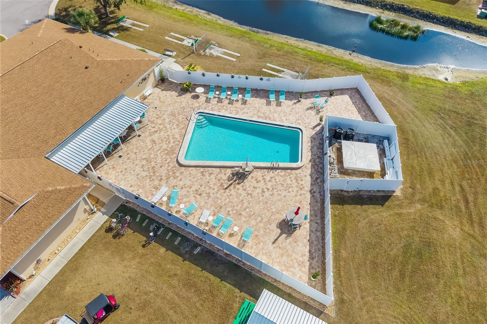 Image 45 of 55 For 5619 Bayshore Road 423