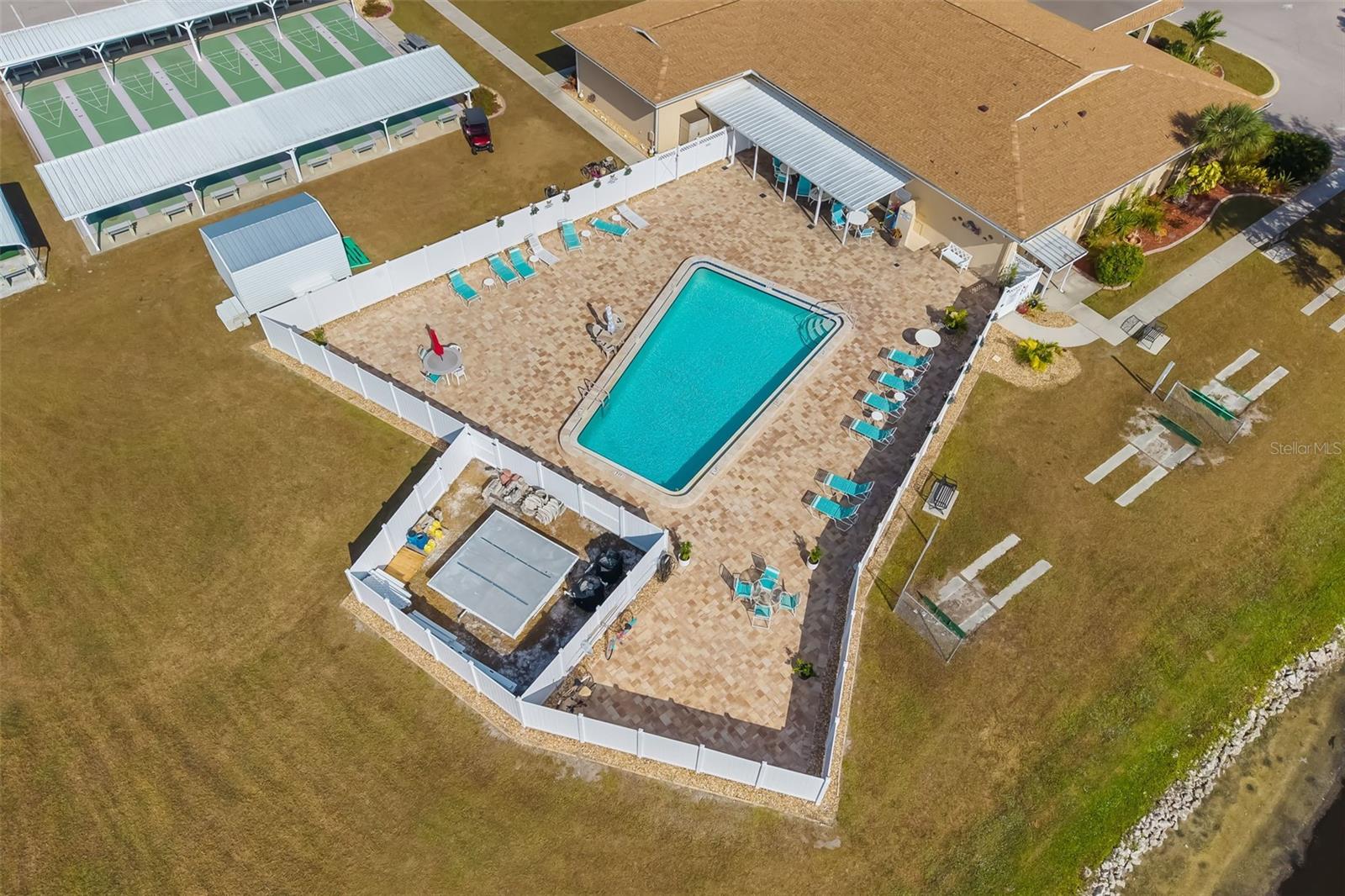 Image 46 of 55 For 5619 Bayshore Road 423