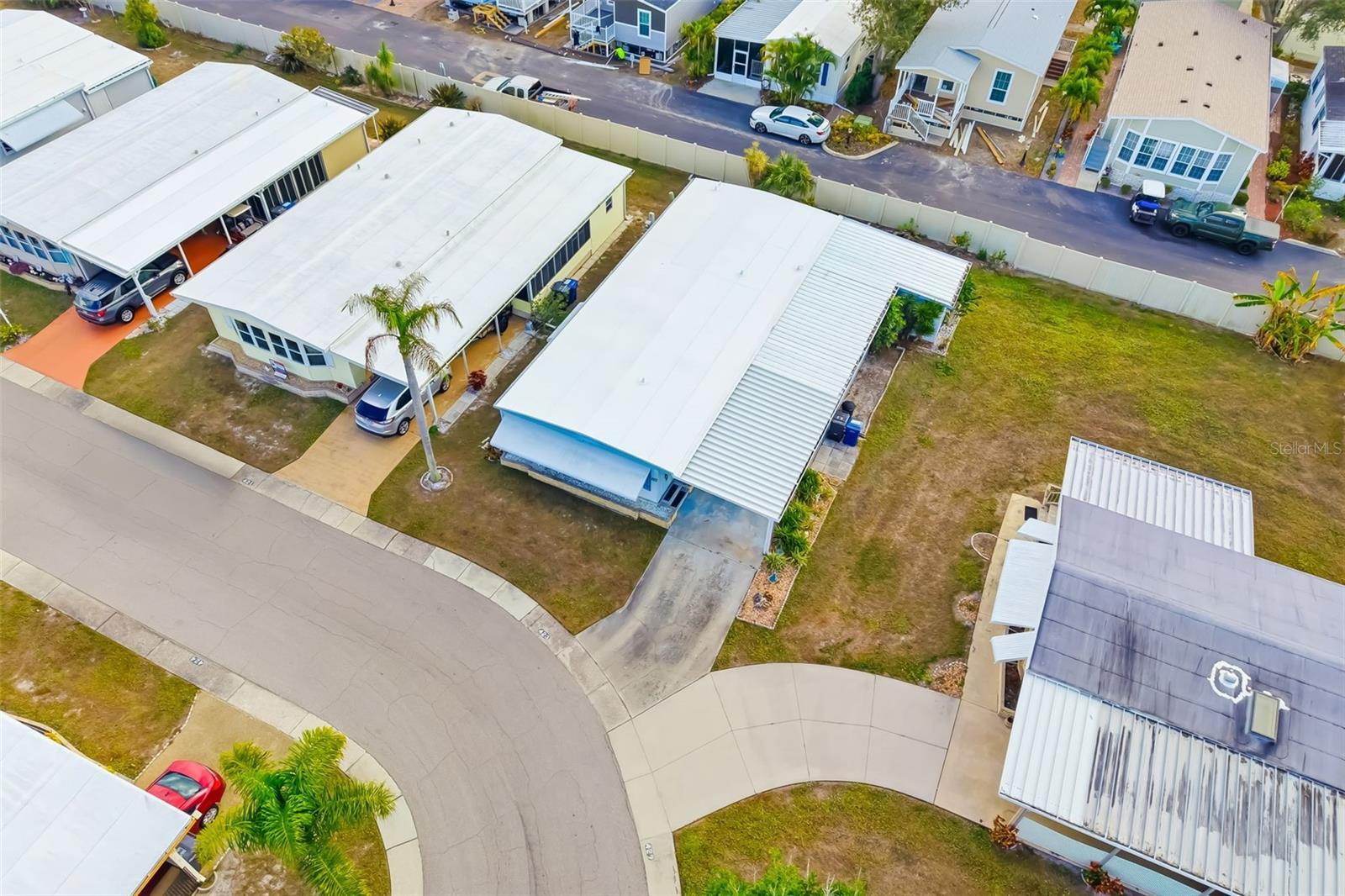 Image 49 of 55 For 5619 Bayshore Road 423