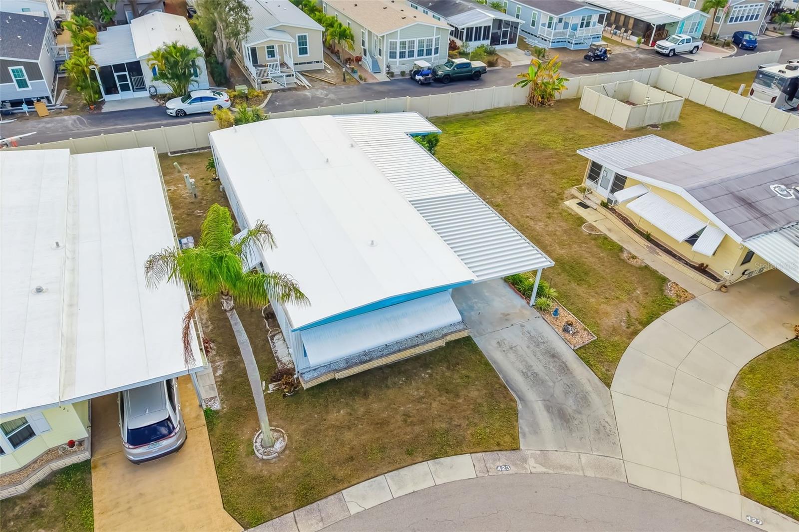 Image 52 of 55 For 5619 Bayshore Road 423