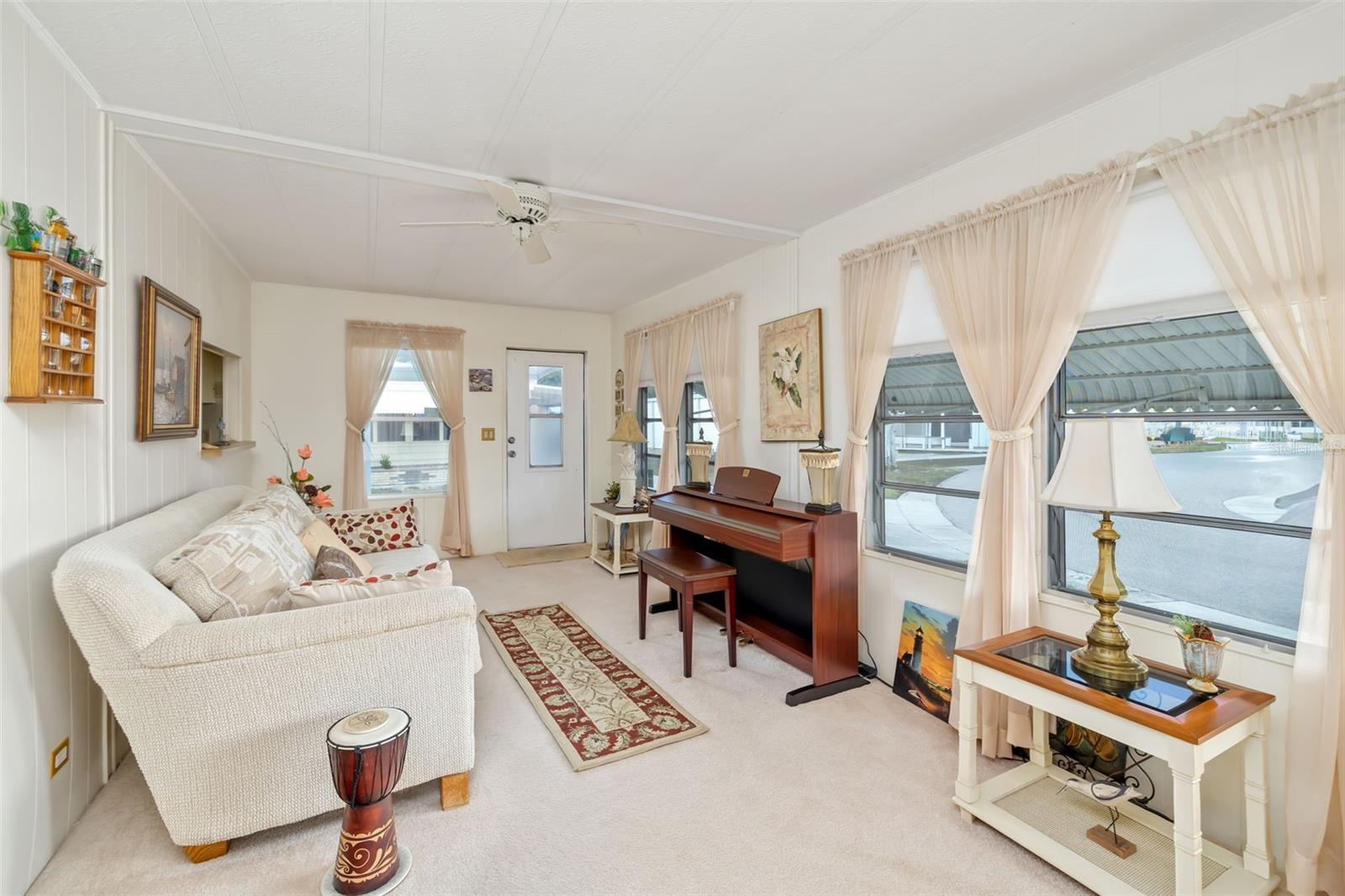 Image 8 of 55 For 5619 Bayshore Road 423