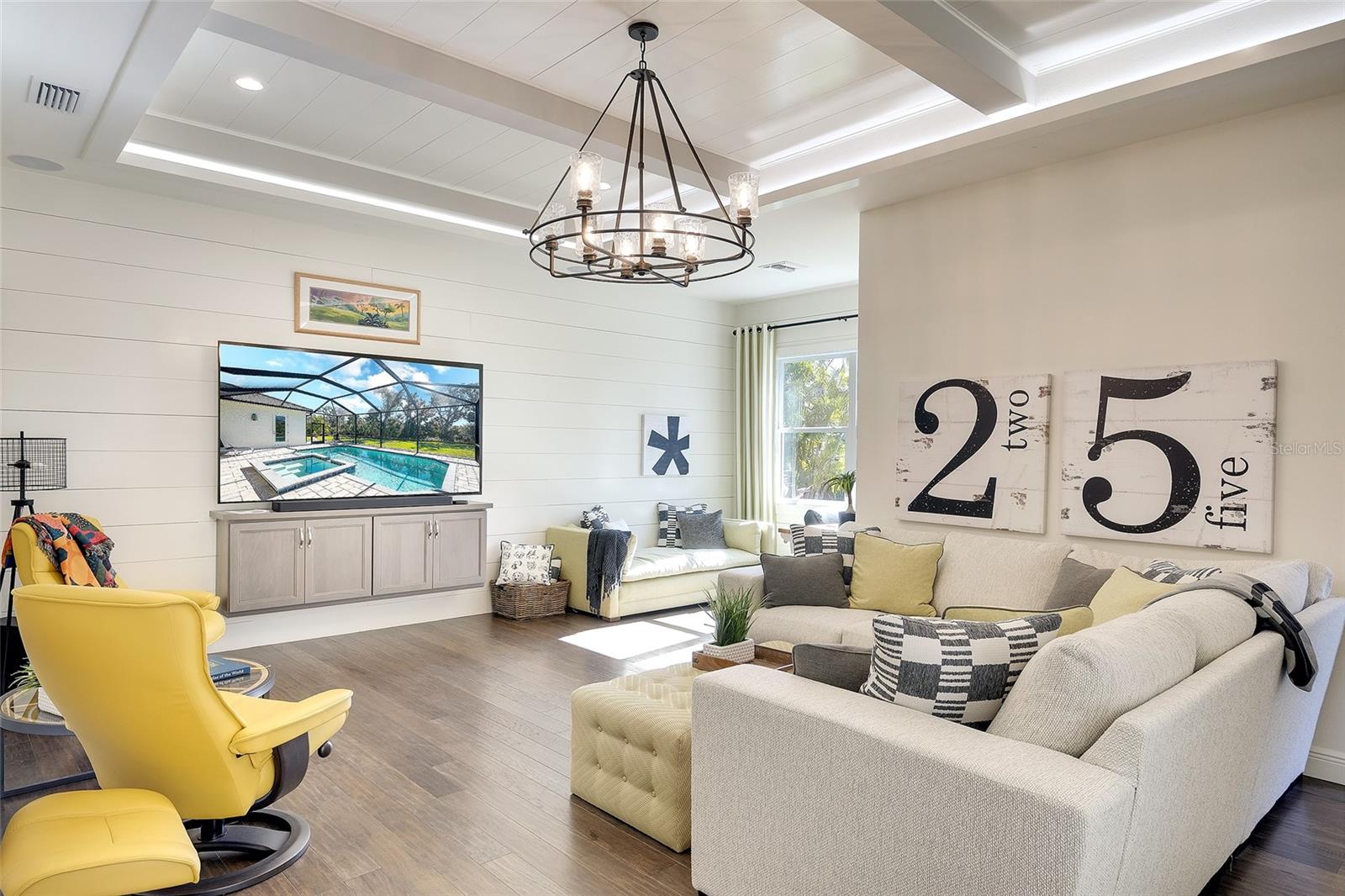 Image 16 of 35 For 15915 42nd Glen E