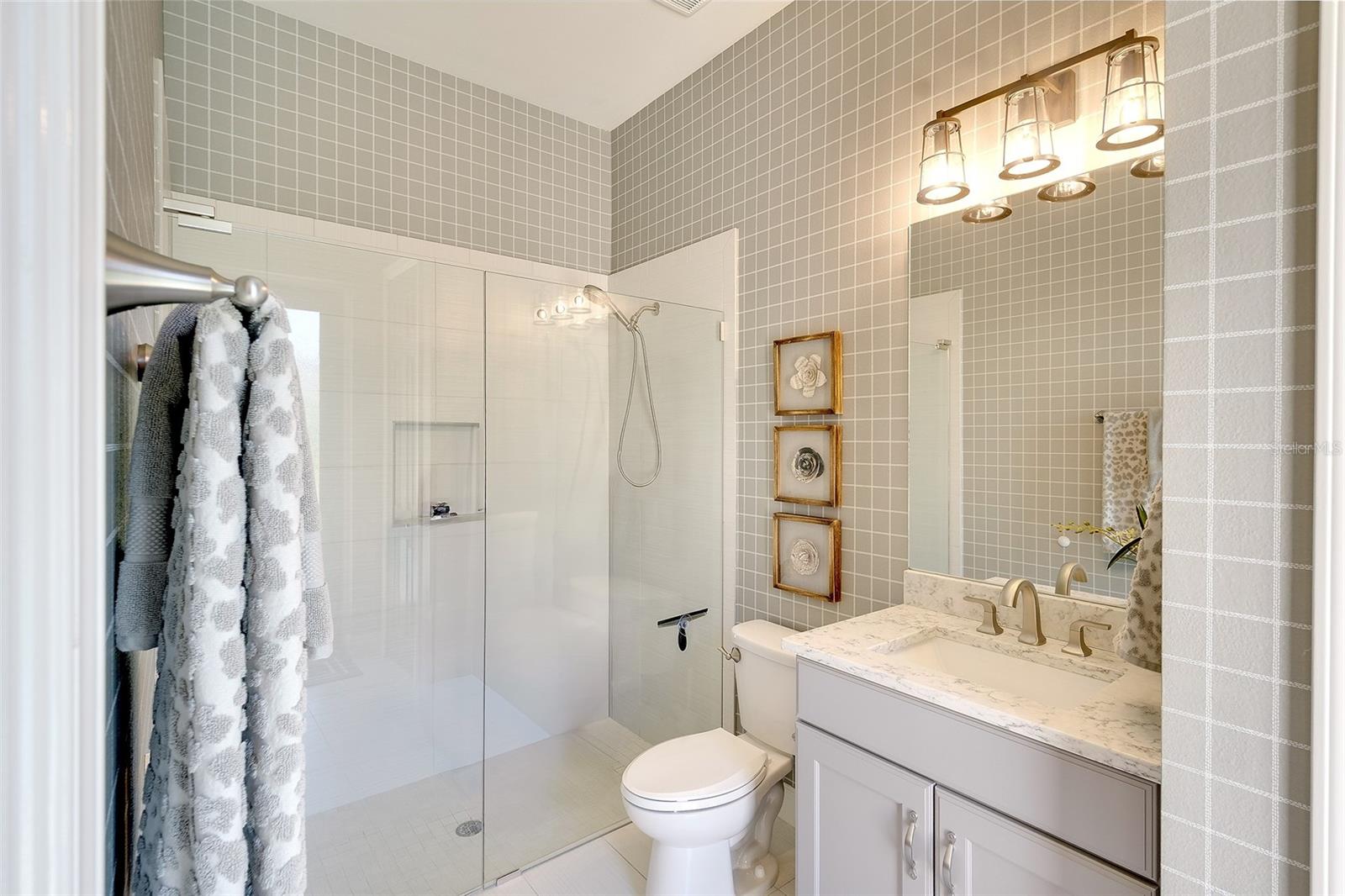 Image 18 of 35 For 15915 42nd Glen E