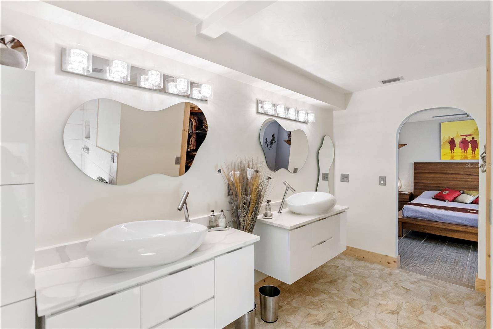 Image 32 of 80 For 5482 Beneva Woods Circle