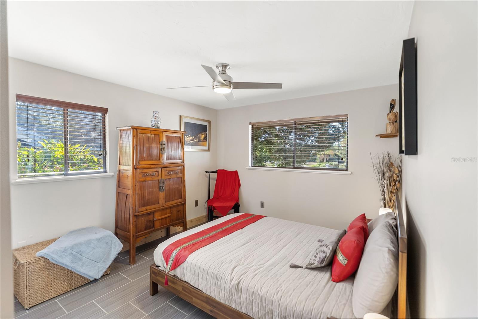 Image 36 of 80 For 5482 Beneva Woods Circle