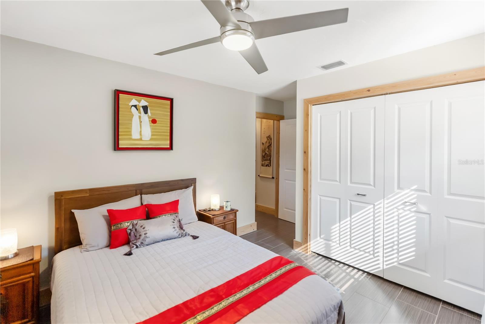 Image 37 of 80 For 5482 Beneva Woods Circle