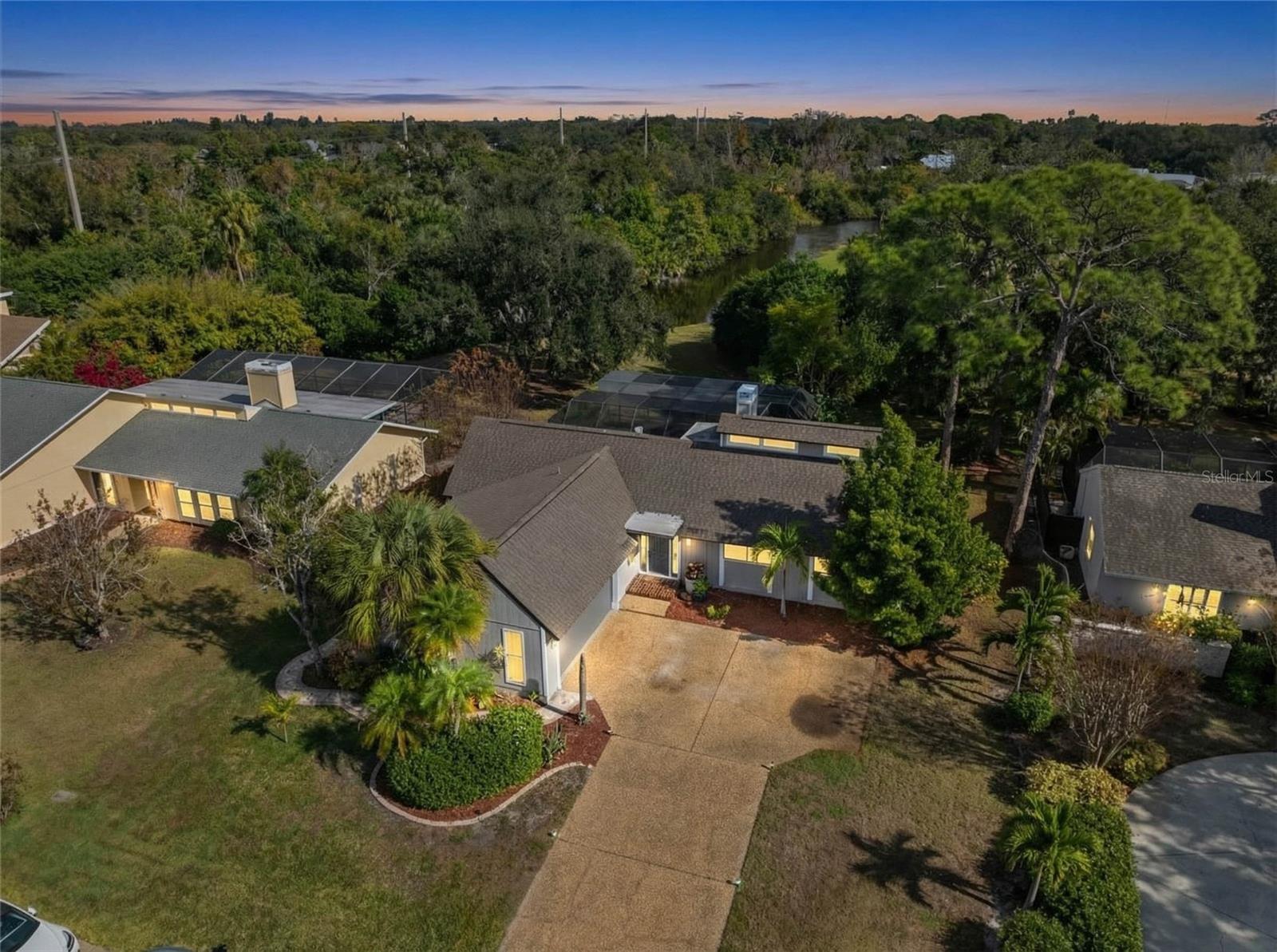 Image 77 of 80 For 5482 Beneva Woods Circle