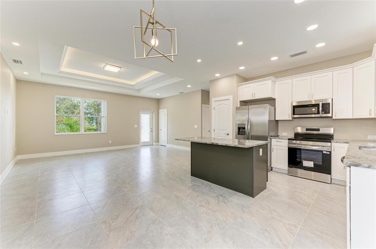 Image 14 of 36 For 5273 Caputo Avenue