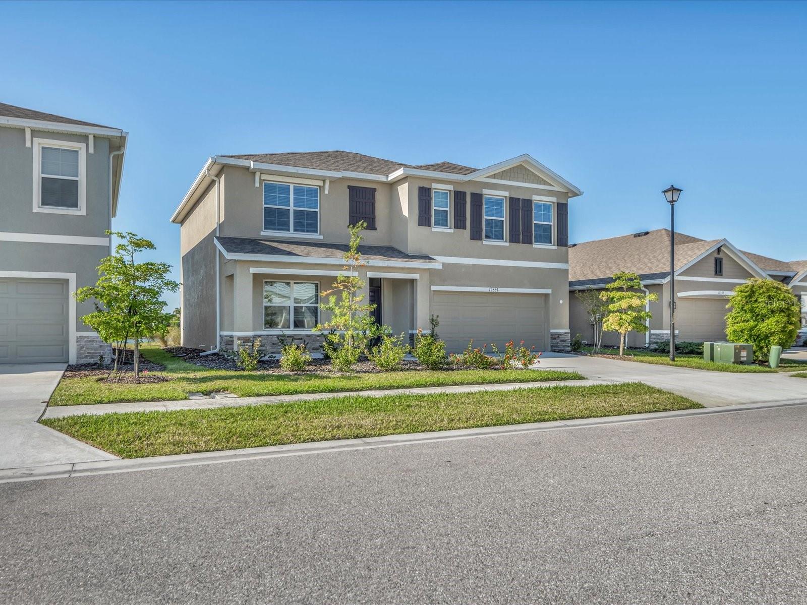 Image 4 of 49 For 12537 Night View Drive