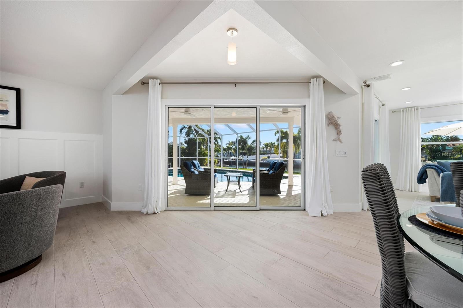 Image 17 of 96 For 616 Foxworth Lane