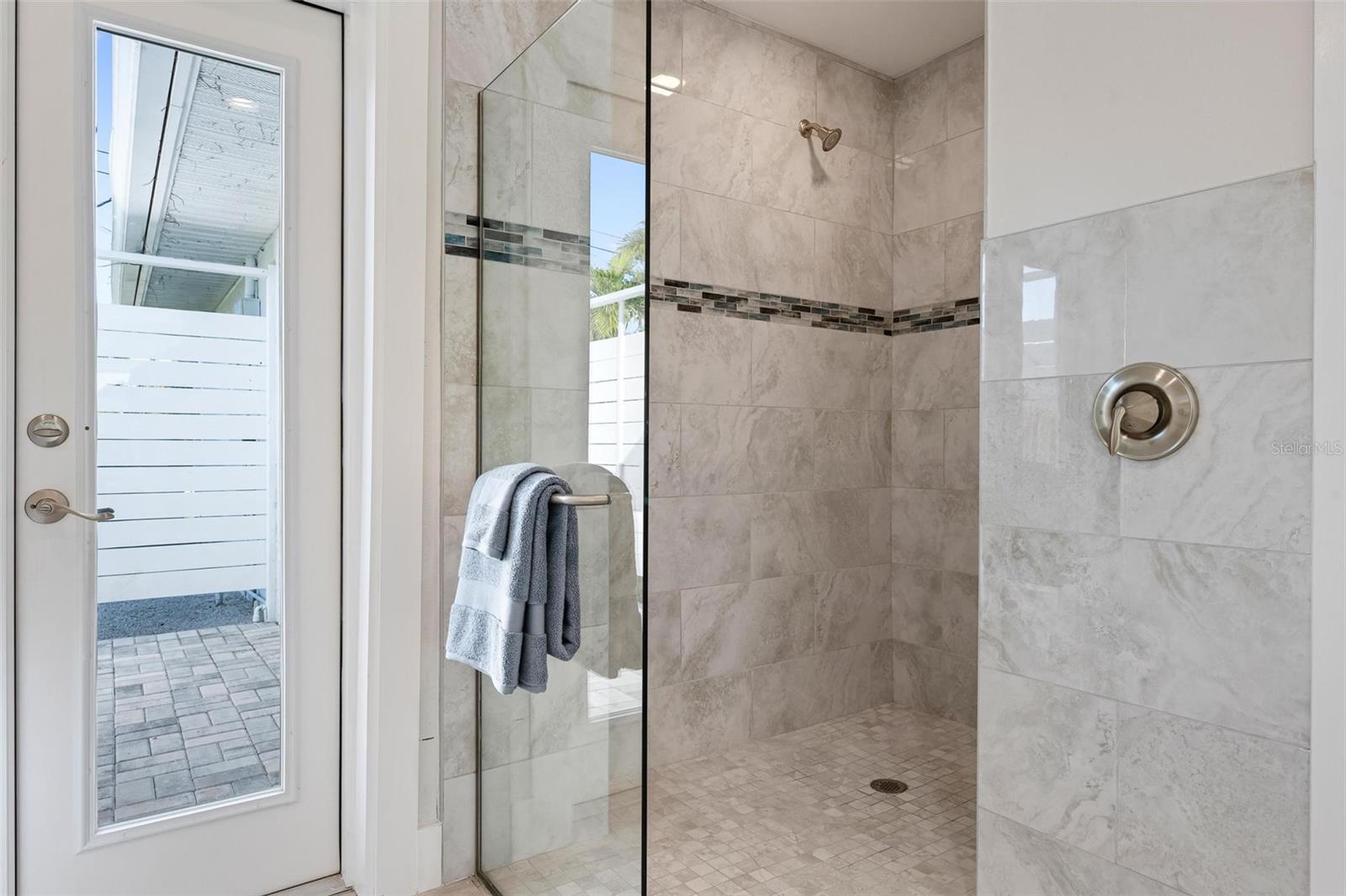 Image 34 of 96 For 616 Foxworth Lane