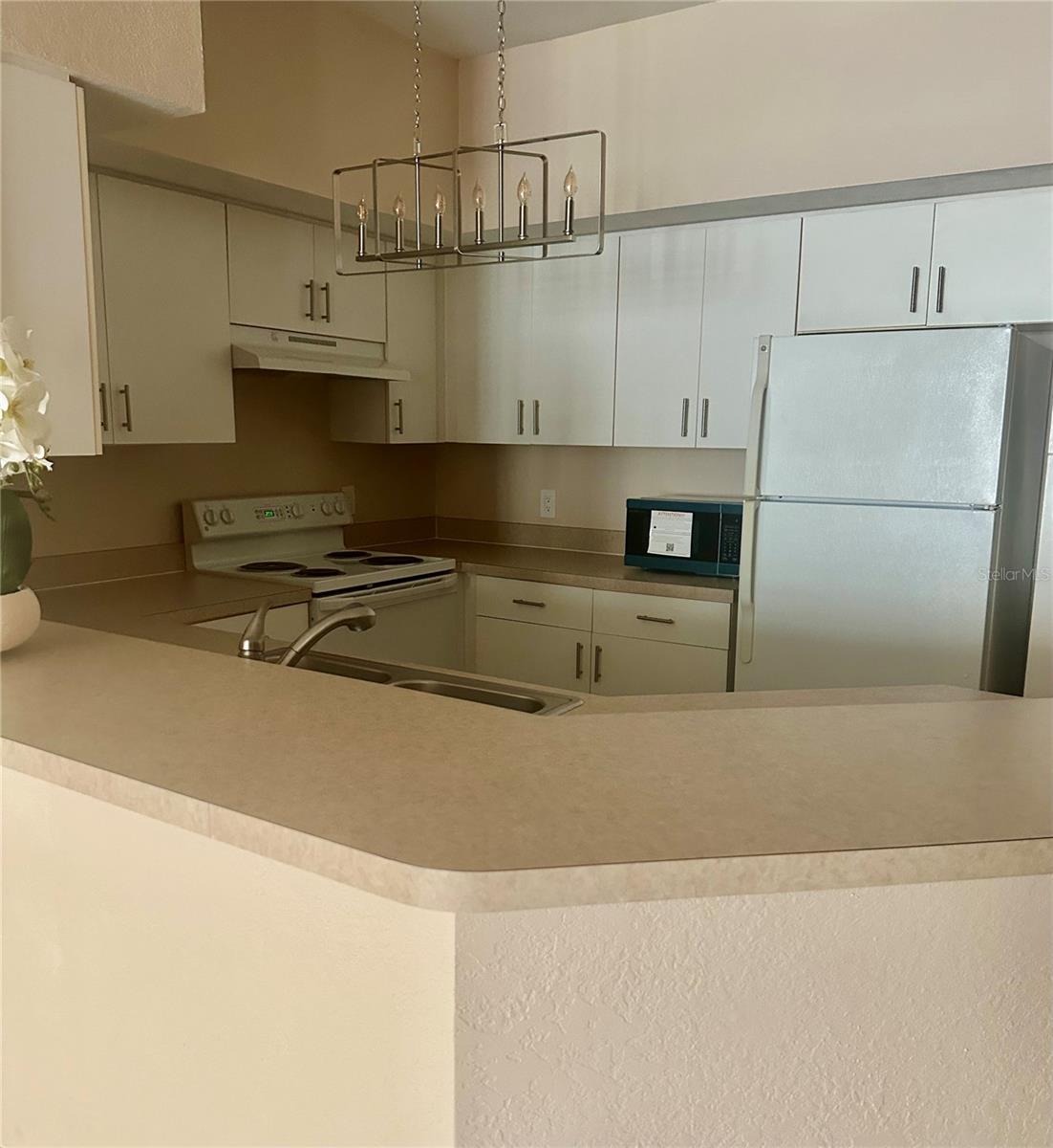 Image 14 of 60 For 4126 Central Sarasota Parkway 2011