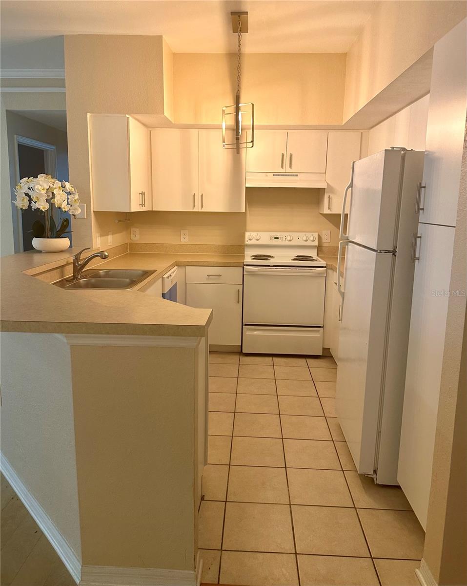 Image 15 of 60 For 4126 Central Sarasota Parkway 2011