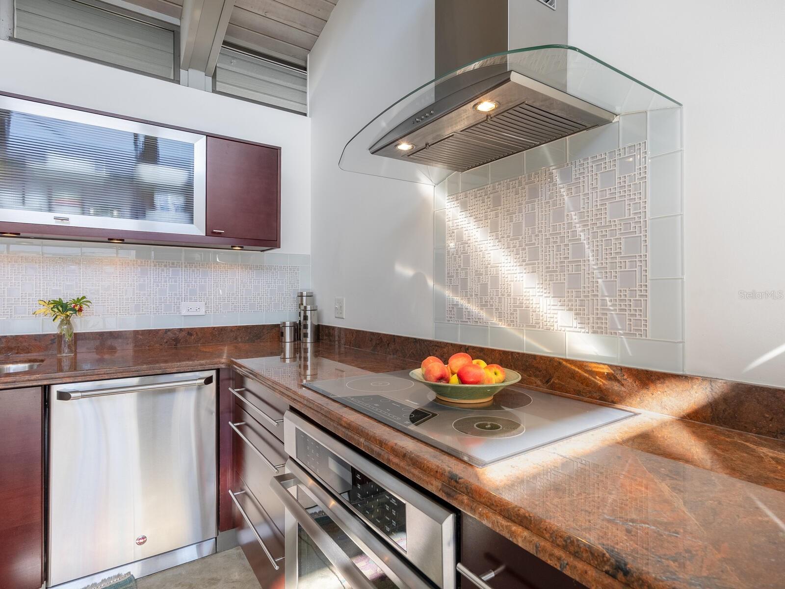 Image 15 of 71 For 820 Whitfield Avenue