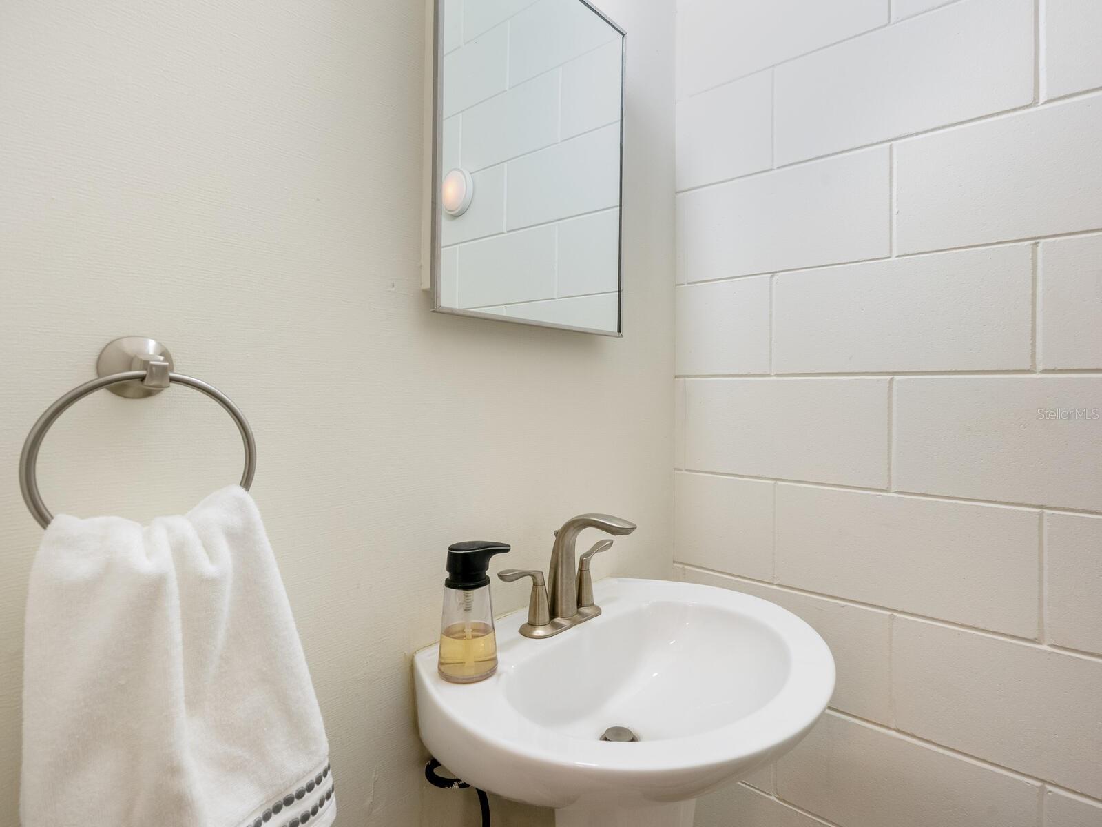 Image 25 of 71 For 820 Whitfield Avenue