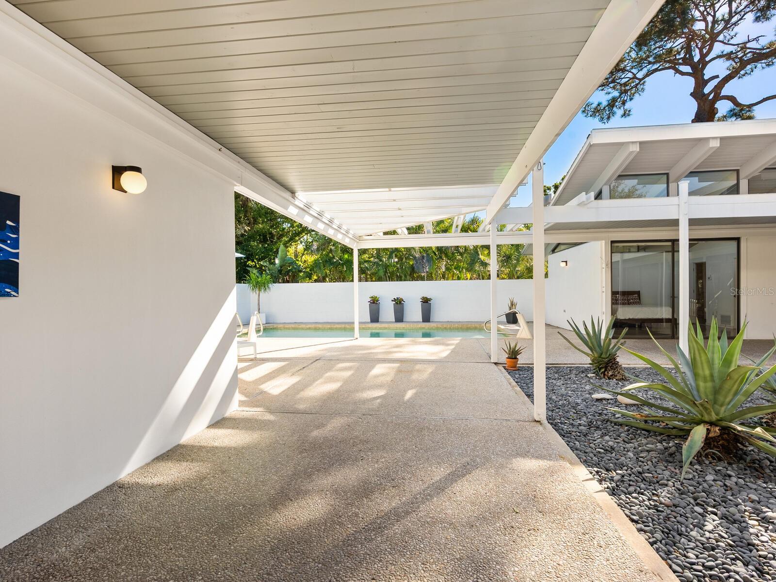 Image 27 of 71 For 820 Whitfield Avenue