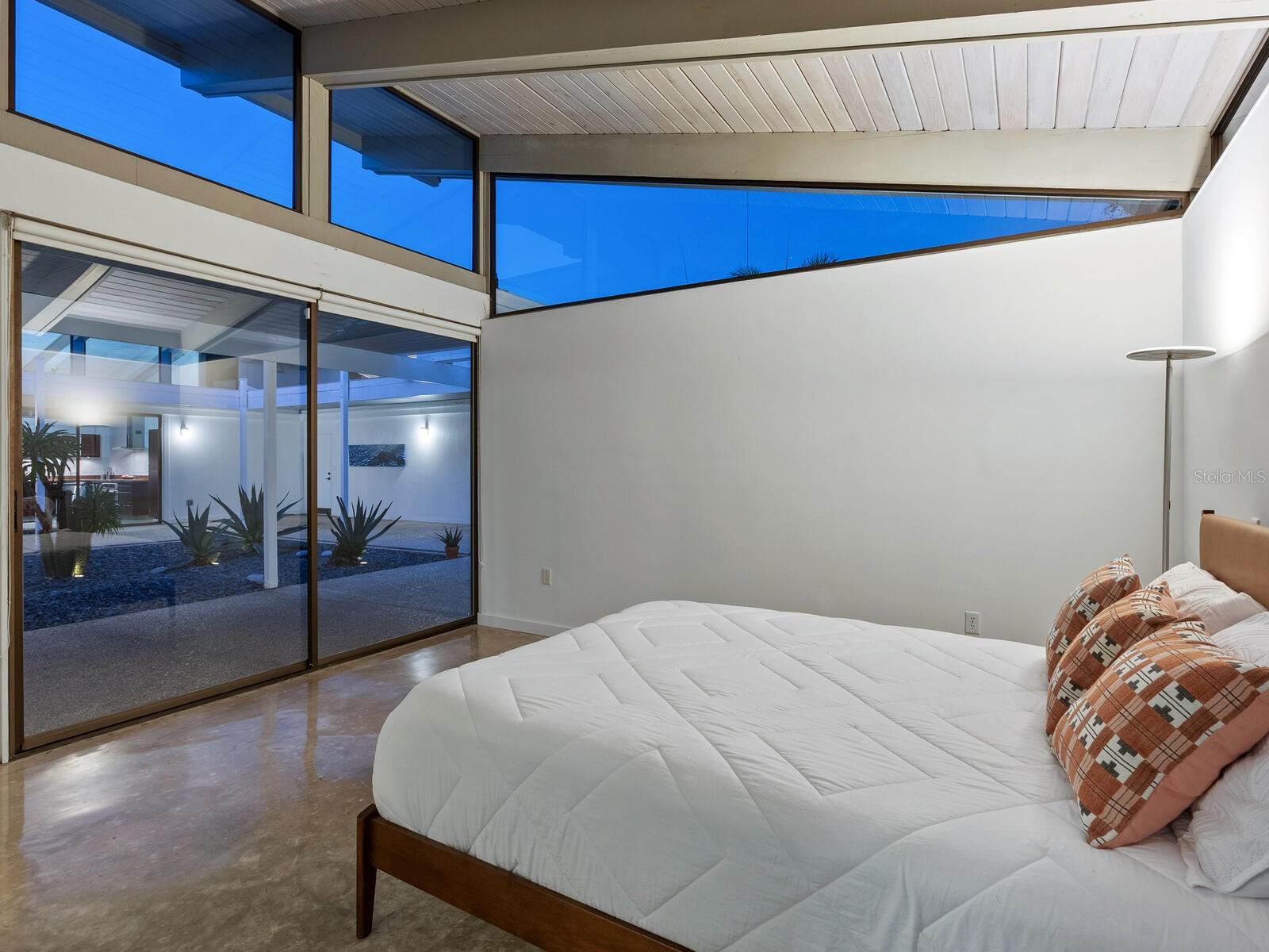 Image 44 of 71 For 820 Whitfield Avenue