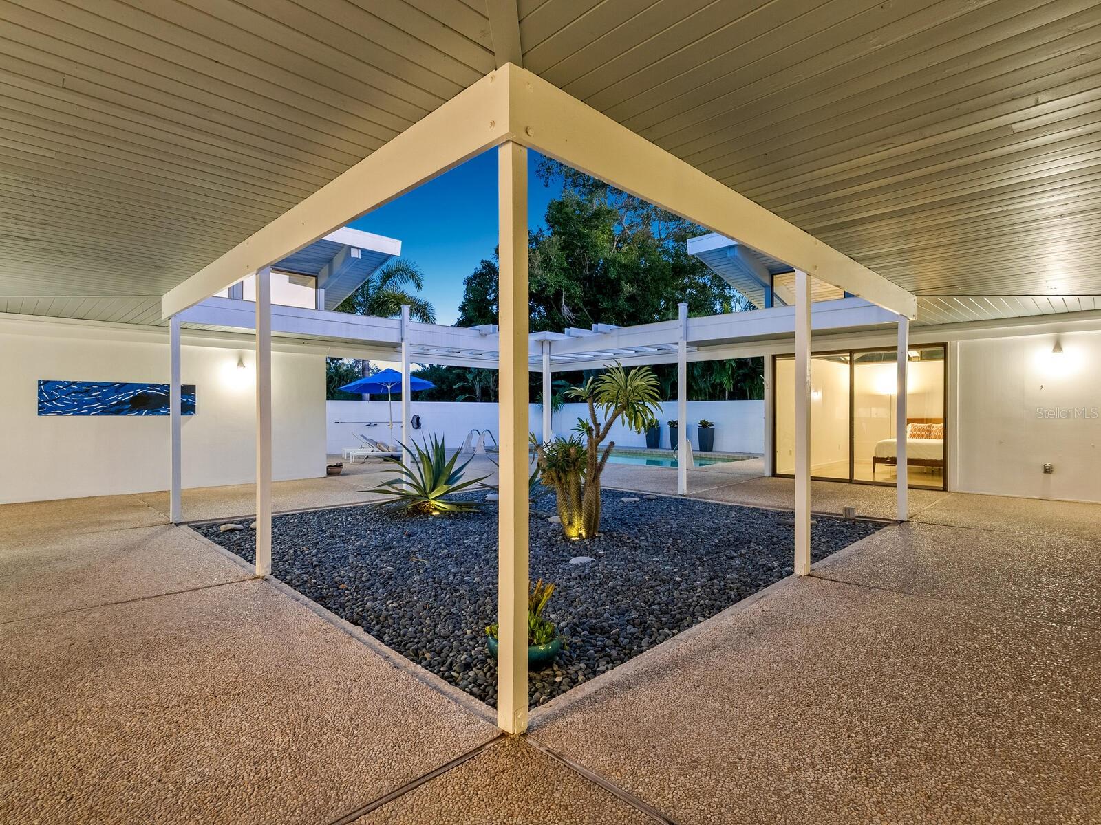 Image 47 of 71 For 820 Whitfield Avenue