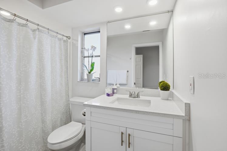 Image 11 of 35 For 3427 Riviera Drive