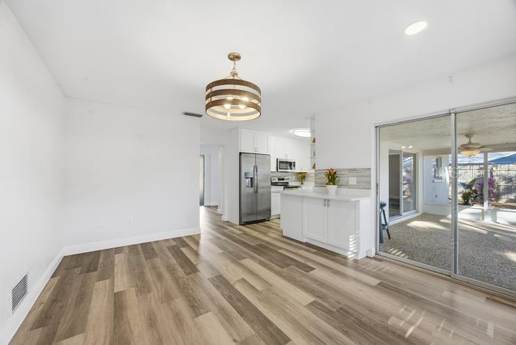 Image 18 of 35 For 3427 Riviera Drive